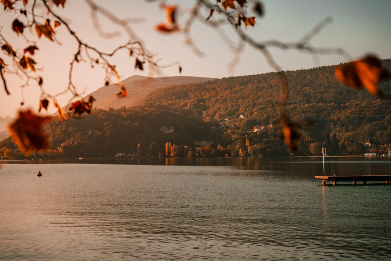 Le lac d'Annecy en automne